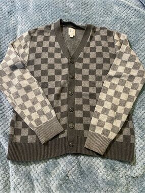 GAP Men’s Gray Check Button-Front V-Neck Cardigan